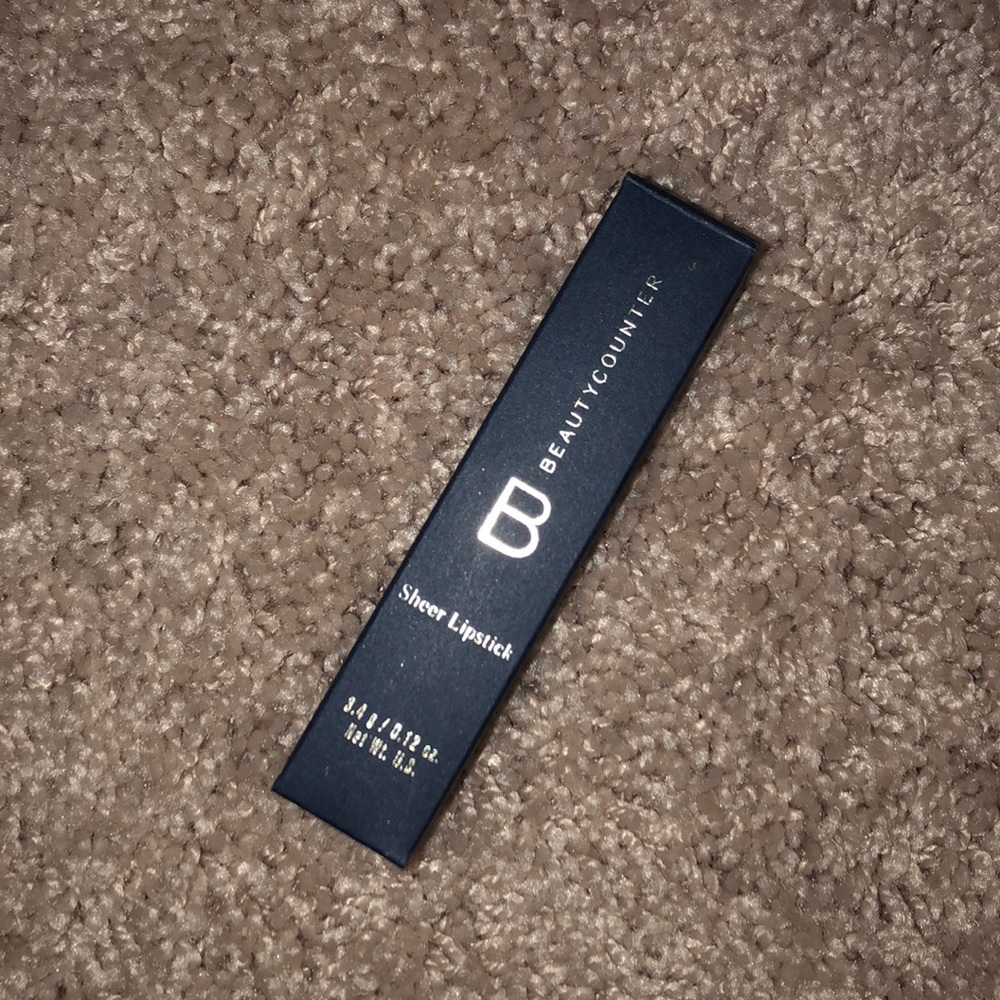Beautycounter sheet lipstick in Scarlet